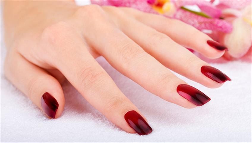 Novità nella nail art: lo smalto che cambia colore Novità nella nail art: lo smalto che cambia colore
